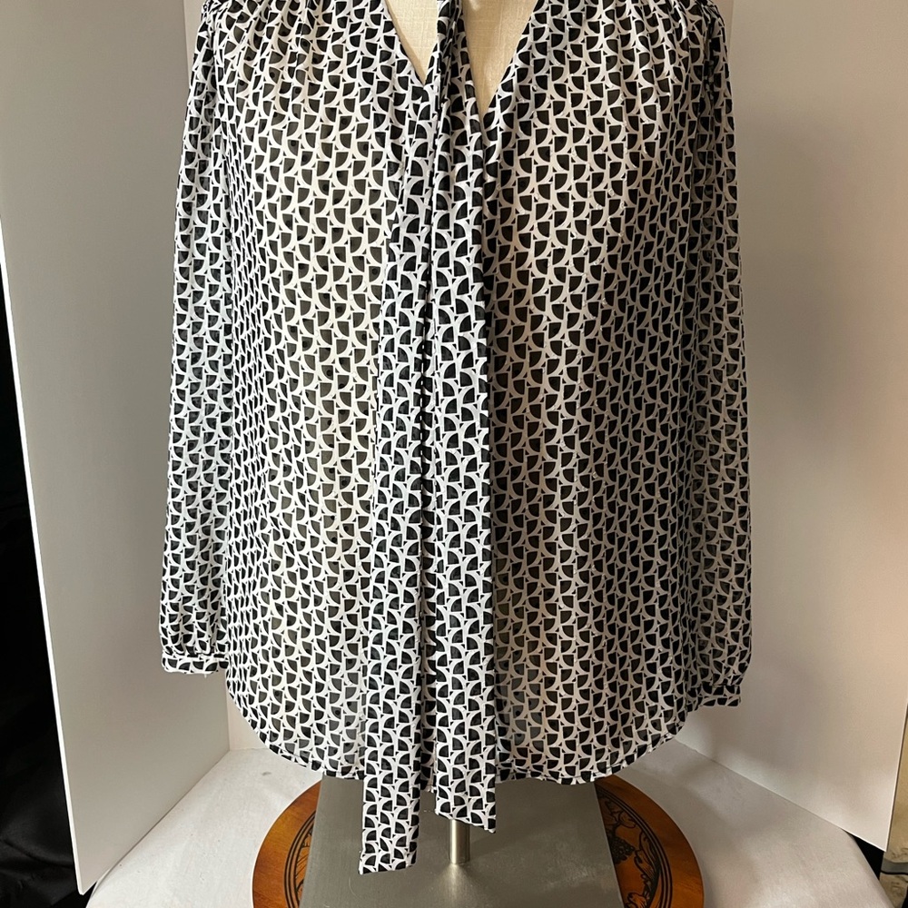 Chico's Black and White Tie Front Long Sleeve Blouse
